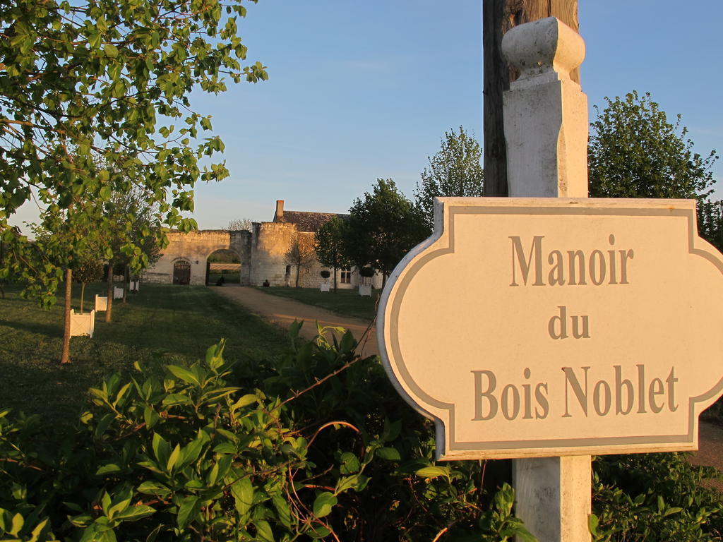 Manoir Du Bois Noblet Bed & Breakfast Louerre ภายนอก รูปภาพ