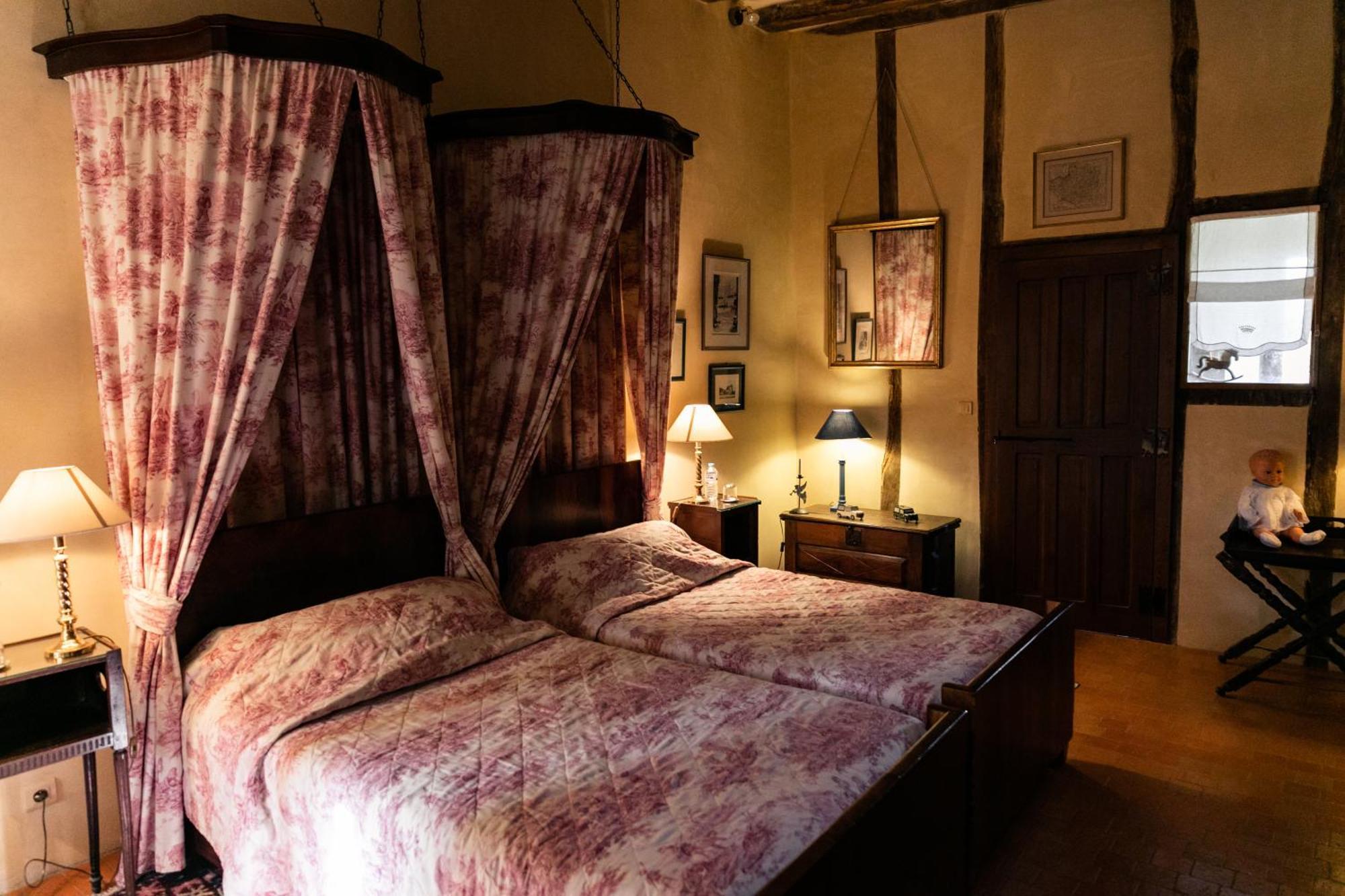 Manoir Du Bois Noblet Bed & Breakfast Louerre ภายนอก รูปภาพ